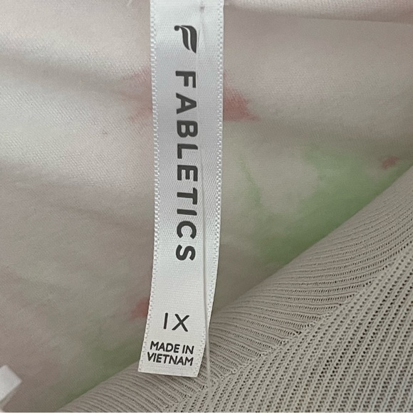 Fabletics Laila Wrap Top New Era Pastel Watercolors Size 1X - Picture 9 of 10
